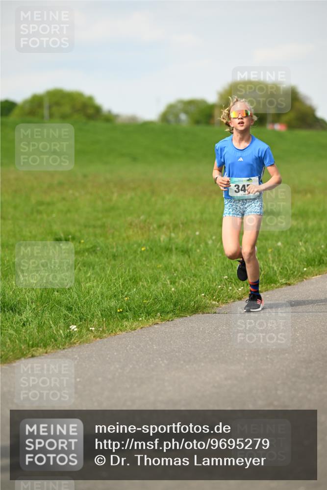 10.05.2026 - 8. Wedeler Halbmarathon Dr. Thomas Lammeyer http://msf.ph/oto/9695279 10.05.2026 11:21:10 Laufen 342 meine-sportfotos.de
