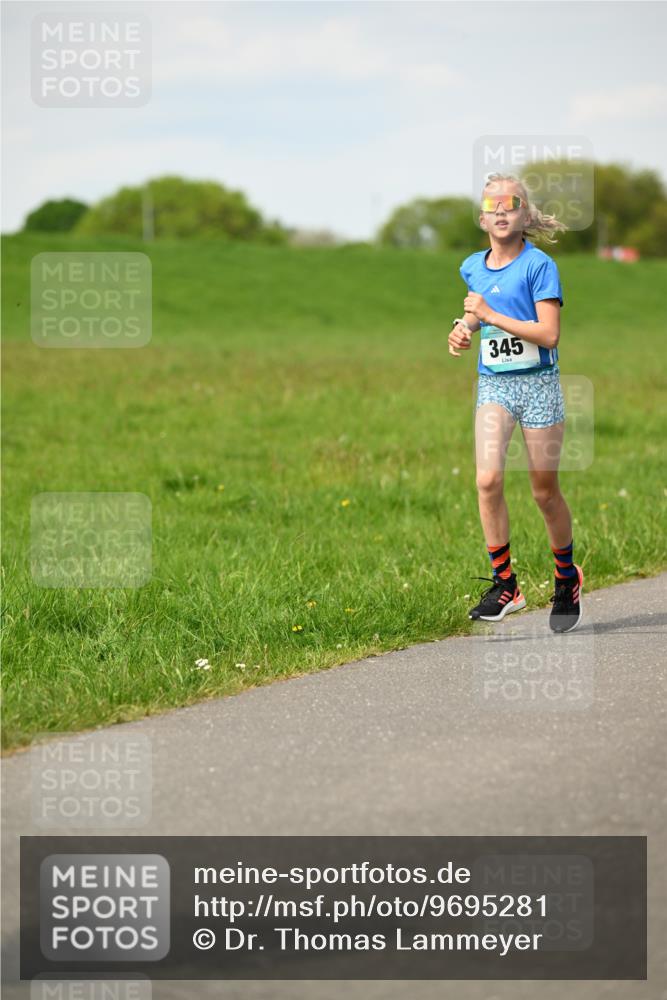 10.05.2026 - 8. Wedeler Halbmarathon Dr. Thomas Lammeyer http://msf.ph/oto/9695281 10.05.2026 11:21:10 Laufen 345 meine-sportfotos.de