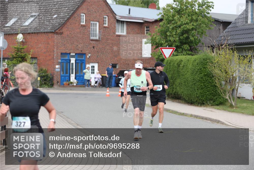 10.05.2026 - 8. Wedeler Halbmarathon Andreas Tolksdorf http://msf.ph/oto/9695288 10.05.2026 10:26:08 Laufen 327, 708, 15 meine-sportfotos.de