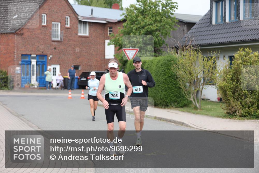 10.05.2026 - 8. Wedeler Halbmarathon Andreas Tolksdorf http://msf.ph/oto/9695299 10.05.2026 10:26:09 Laufen 415, 708 meine-sportfotos.de