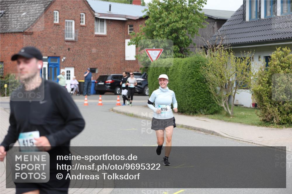 10.05.2026 - 8. Wedeler Halbmarathon Andreas Tolksdorf http://msf.ph/oto/9695322 10.05.2026 10:26:13 Laufen 415, 416 meine-sportfotos.de