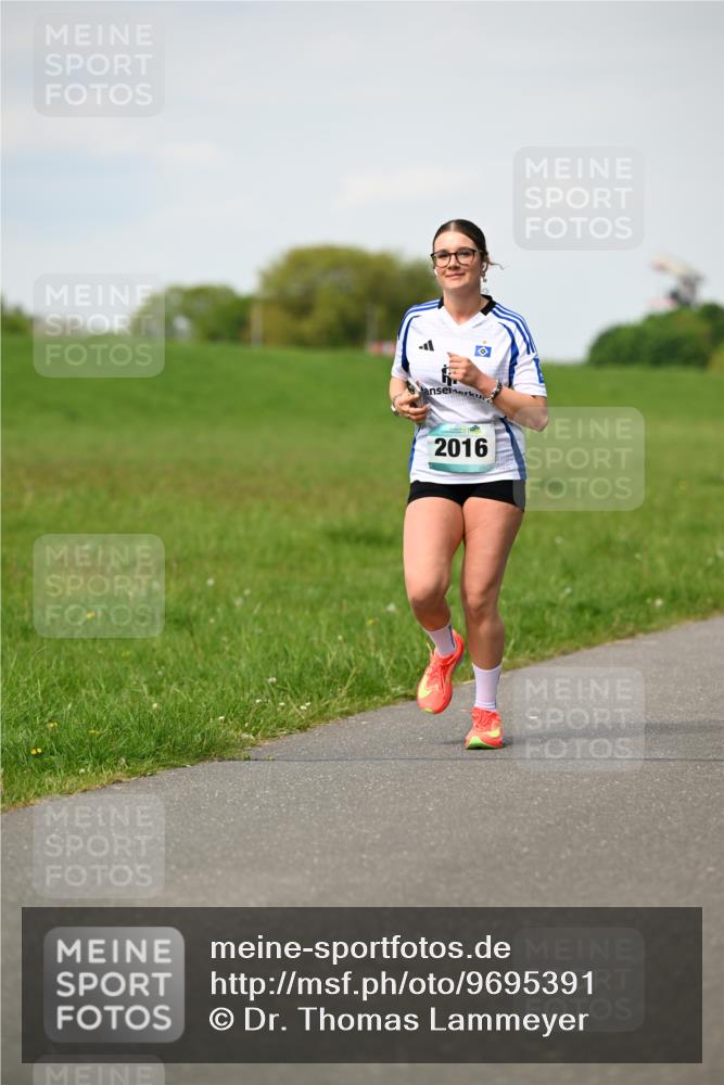 10.05.2026 - 8. Wedeler Halbmarathon Dr. Thomas Lammeyer http://msf.ph/oto/9695391 10.05.2026 11:21:21 Laufen 2016 meine-sportfotos.de