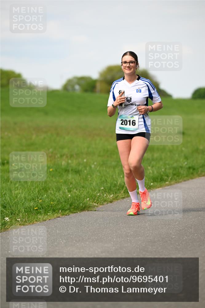 10.05.2026 - 8. Wedeler Halbmarathon Dr. Thomas Lammeyer http://msf.ph/oto/9695401 10.05.2026 11:21:22 Laufen 2016 meine-sportfotos.de