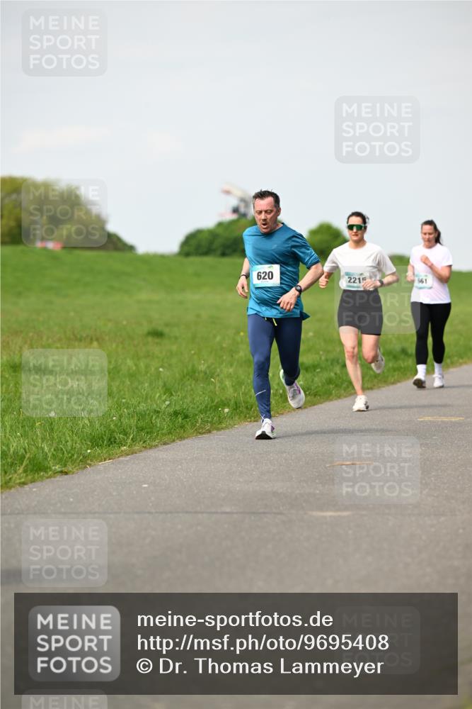 10.05.2026 - 8. Wedeler Halbmarathon Dr. Thomas Lammeyer http://msf.ph/oto/9695408 10.05.2026 11:21:23 Laufen 620, 2215, 561 meine-sportfotos.de