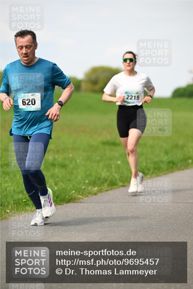 10.05.2026 - 8. Wedeler Halbmarathon Dr. Thomas Lammeyer http://msf.ph/oto/9695457 10.05.2026 11:21:26 Laufen 620, 2215 meine-sportfotos.de
