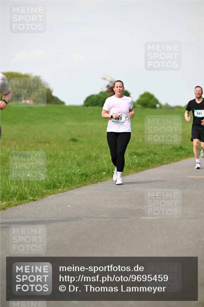 10.05.2026 - 8. Wedeler Halbmarathon Dr. Thomas Lammeyer http://msf.ph/oto/9695459 10.05.2026 11:21:27 Laufen 341 meine-sportfotos.de