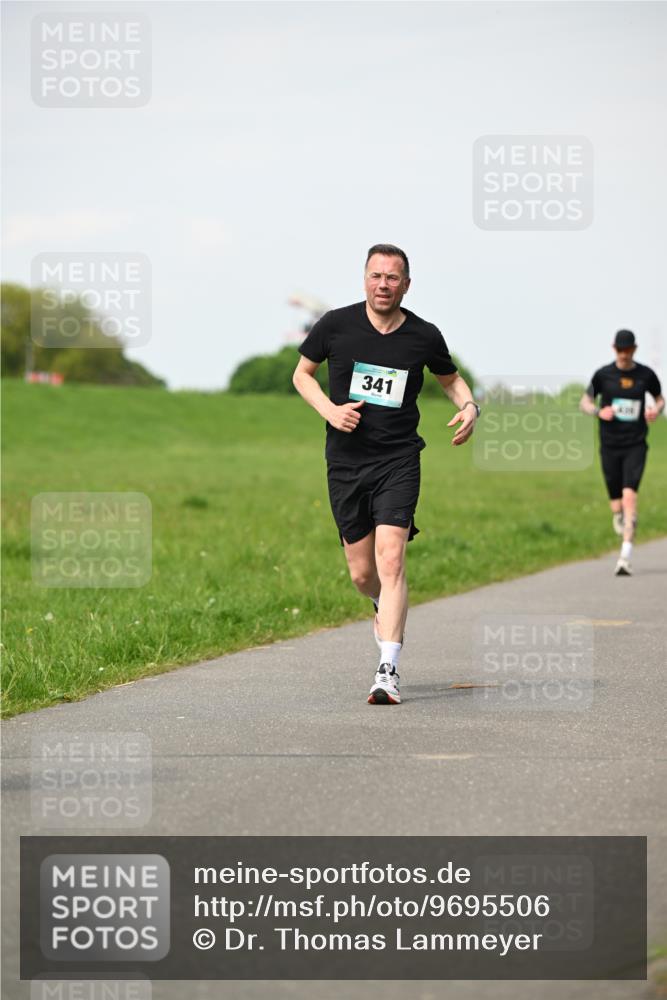 10.05.2026 - 8. Wedeler Halbmarathon Dr. Thomas Lammeyer http://msf.ph/oto/9695506 10.05.2026 11:21:30 Laufen 341 meine-sportfotos.de
