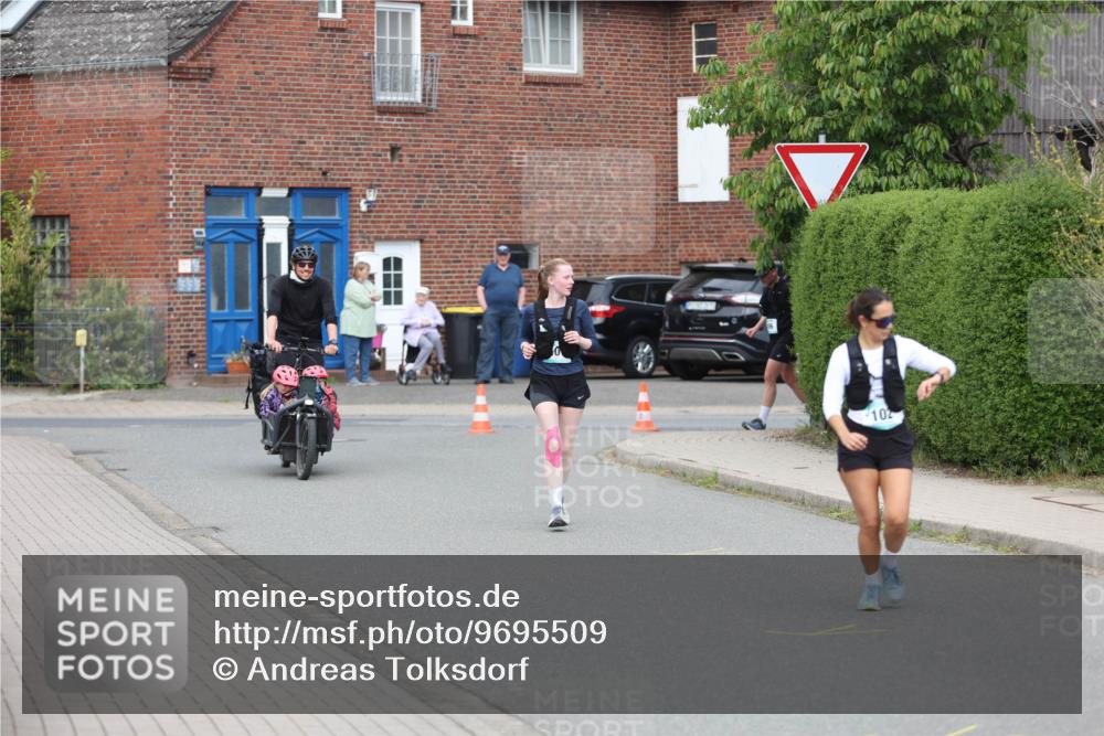 10.05.2026 - 8. Wedeler Halbmarathon Andreas Tolksdorf http://msf.ph/oto/9695509 10.05.2026 10:27:05 Laufen  meine-sportfotos.de