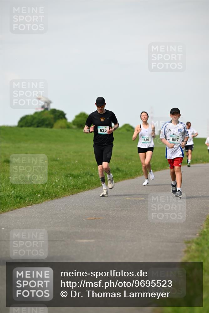 10.05.2026 - 8. Wedeler Halbmarathon Dr. Thomas Lammeyer http://msf.ph/oto/9695523 10.05.2026 11:21:32 Laufen 635, 530, 897 meine-sportfotos.de