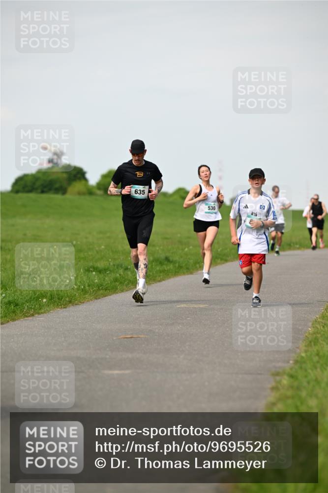 10.05.2026 - 8. Wedeler Halbmarathon Dr. Thomas Lammeyer http://msf.ph/oto/9695526 10.05.2026 11:21:32 Laufen 635, 530 meine-sportfotos.de