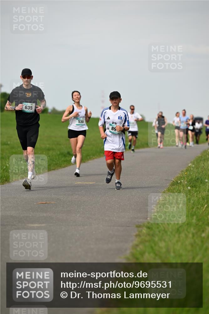 10.05.2026 - 8. Wedeler Halbmarathon Dr. Thomas Lammeyer http://msf.ph/oto/9695531 10.05.2026 11:21:33 Laufen 635, 530 meine-sportfotos.de