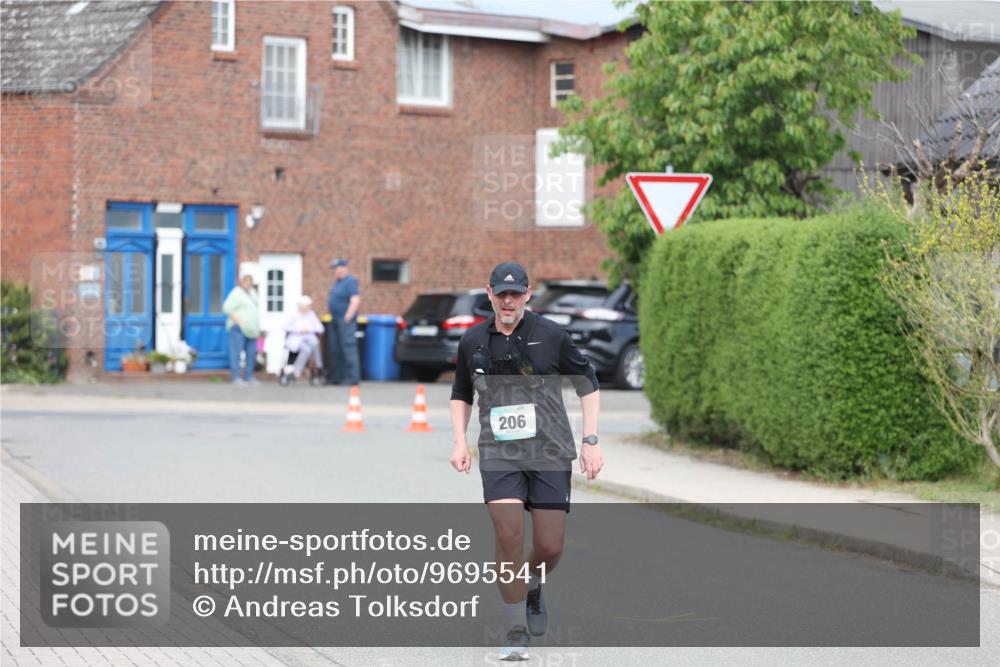 10.05.2026 - 8. Wedeler Halbmarathon Andreas Tolksdorf http://msf.ph/oto/9695541 10.05.2026 10:27:14 Laufen 206 meine-sportfotos.de
