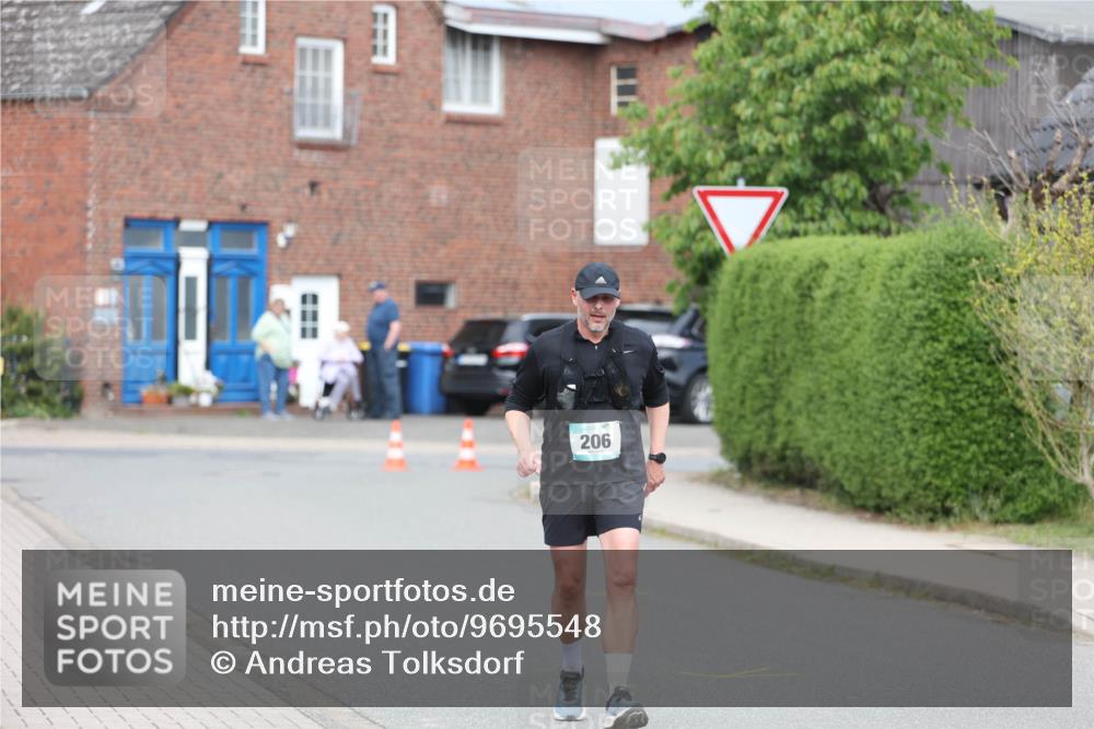 10.05.2026 - 8. Wedeler Halbmarathon Andreas Tolksdorf http://msf.ph/oto/9695548 10.05.2026 10:27:15 Laufen 206 meine-sportfotos.de