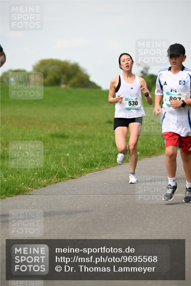 10.05.2026 - 8. Wedeler Halbmarathon Dr. Thomas Lammeyer http://msf.ph/oto/9695568 10.05.2026 11:21:35 Laufen 040, 807, 530 meine-sportfotos.de