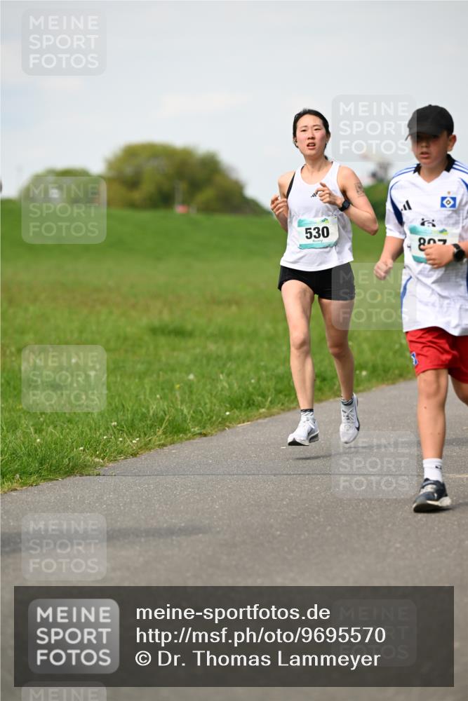 10.05.2026 - 8. Wedeler Halbmarathon Dr. Thomas Lammeyer http://msf.ph/oto/9695570 10.05.2026 11:21:36 Laufen 530, 807 meine-sportfotos.de