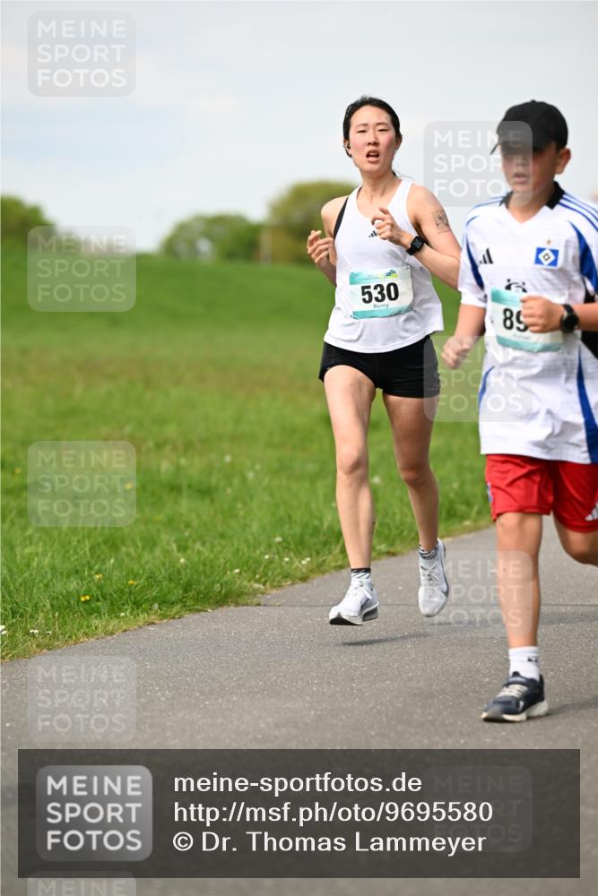 10.05.2026 - 8. Wedeler Halbmarathon Dr. Thomas Lammeyer http://msf.ph/oto/9695580 10.05.2026 11:21:36 Laufen 530 meine-sportfotos.de