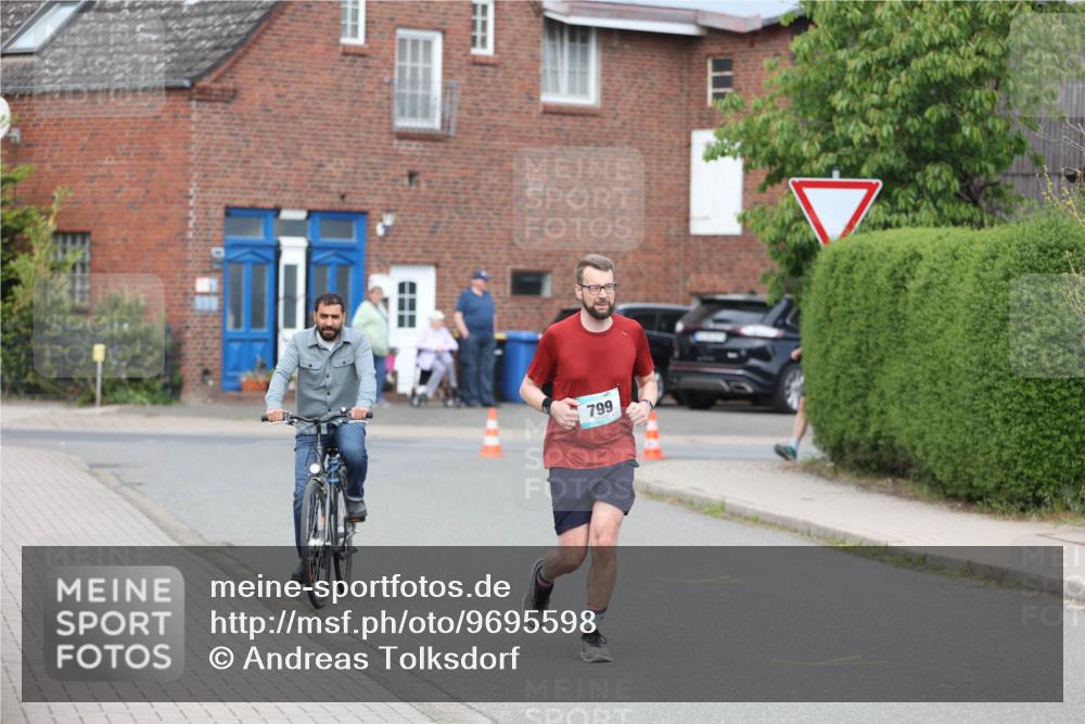 10.05.2026 - 8. Wedeler Halbmarathon Andreas Tolksdorf http://msf.ph/oto/9695598 10.05.2026 10:27:28 Laufen 799 meine-sportfotos.de