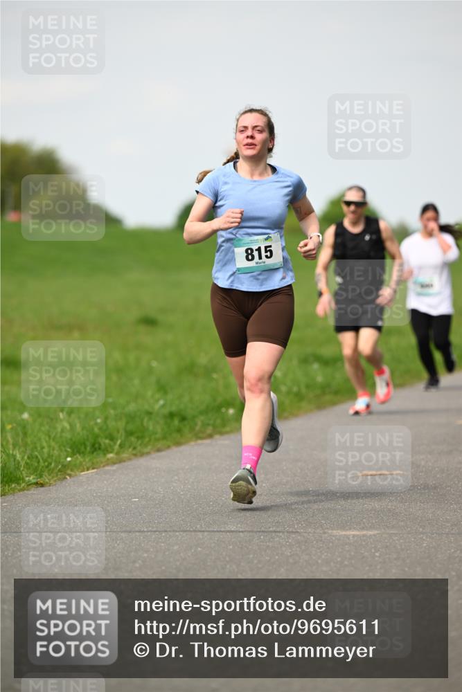 10.05.2026 - 8. Wedeler Halbmarathon Dr. Thomas Lammeyer http://msf.ph/oto/9695611 10.05.2026 11:21:44 Laufen 815 meine-sportfotos.de