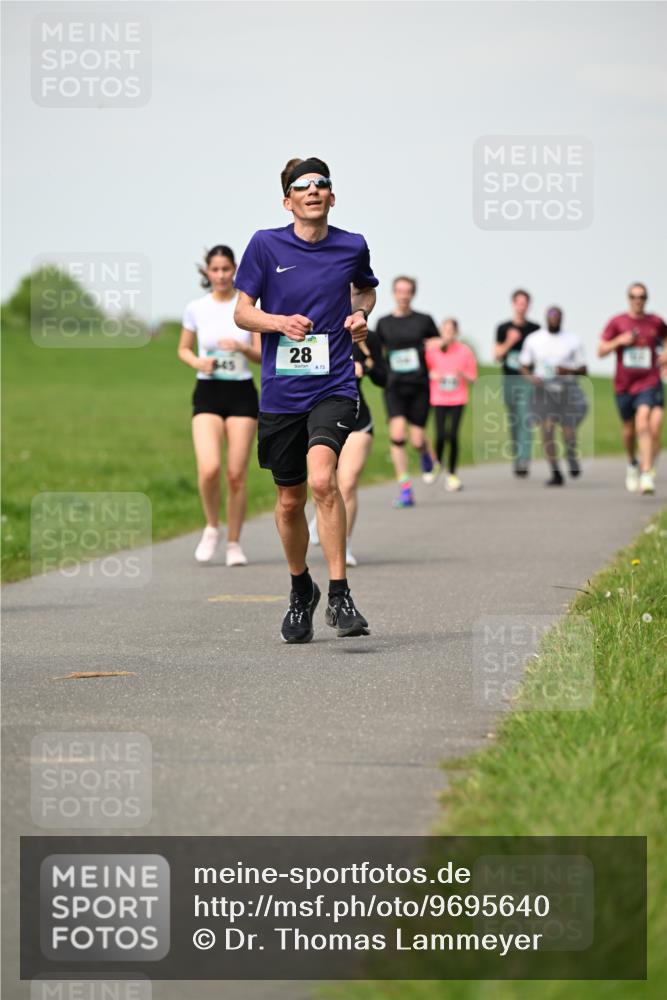 10.05.2026 - 8. Wedeler Halbmarathon Dr. Thomas Lammeyer http://msf.ph/oto/9695640 10.05.2026 11:21:47 Laufen  meine-sportfotos.de