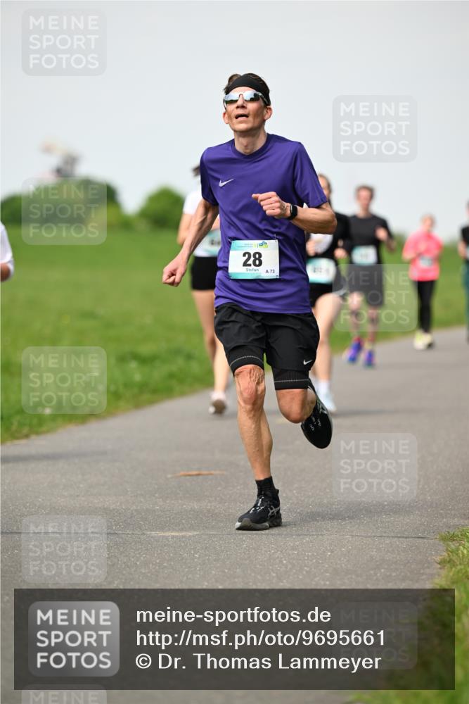 10.05.2026 - 8. Wedeler Halbmarathon Dr. Thomas Lammeyer http://msf.ph/oto/9695661 10.05.2026 11:21:48 Laufen 212 meine-sportfotos.de