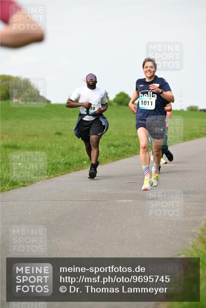 10.05.2026 - 8. Wedeler Halbmarathon Dr. Thomas Lammeyer http://msf.ph/oto/9695745 10.05.2026 11:21:55 Laufen 1011 meine-sportfotos.de