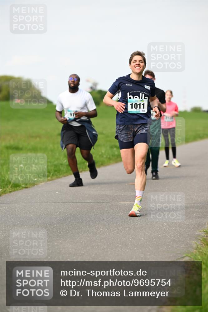 10.05.2026 - 8. Wedeler Halbmarathon Dr. Thomas Lammeyer http://msf.ph/oto/9695754 10.05.2026 11:21:56 Laufen 1011, 2108 meine-sportfotos.de