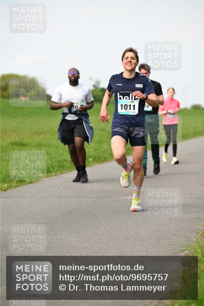 10.05.2026 - 8. Wedeler Halbmarathon Dr. Thomas Lammeyer http://msf.ph/oto/9695757 10.05.2026 11:21:56 Laufen 1011 meine-sportfotos.de