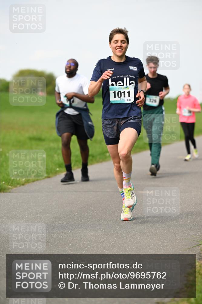 10.05.2026 - 8. Wedeler Halbmarathon Dr. Thomas Lammeyer http://msf.ph/oto/9695762 10.05.2026 11:21:56 Laufen 1011, 326 meine-sportfotos.de