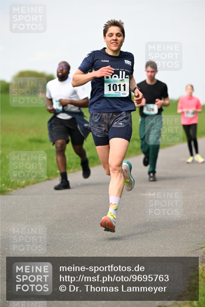 10.05.2026 - 8. Wedeler Halbmarathon Dr. Thomas Lammeyer http://msf.ph/oto/9695763 10.05.2026 11:21:57 Laufen 1011, 329 meine-sportfotos.de