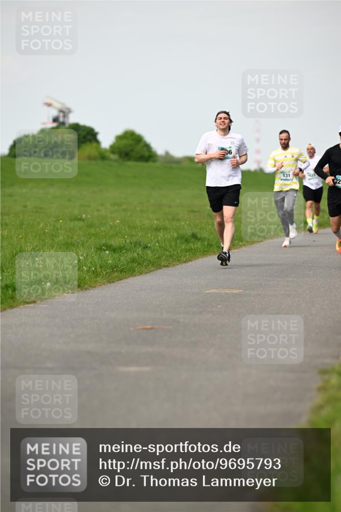 10.05.2026 - 8. Wedeler Halbmarathon Dr. Thomas Lammeyer http://msf.ph/oto/9695793 10.05.2026 11:22:06 Laufen 131 meine-sportfotos.de