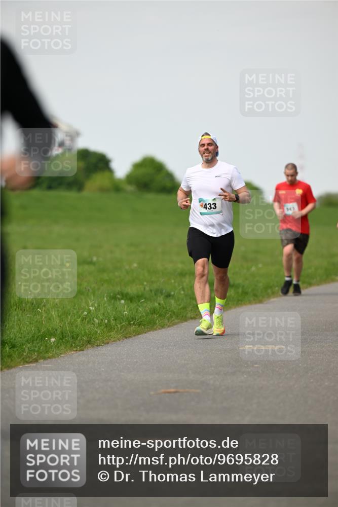 10.05.2026 - 8. Wedeler Halbmarathon Dr. Thomas Lammeyer http://msf.ph/oto/9695828 10.05.2026 11:22:12 Laufen 433, 943 meine-sportfotos.de
