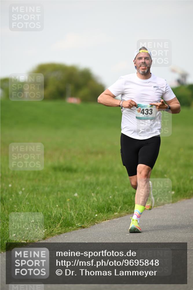 10.05.2026 - 8. Wedeler Halbmarathon Dr. Thomas Lammeyer http://msf.ph/oto/9695848 10.05.2026 11:22:15 Laufen 433 meine-sportfotos.de