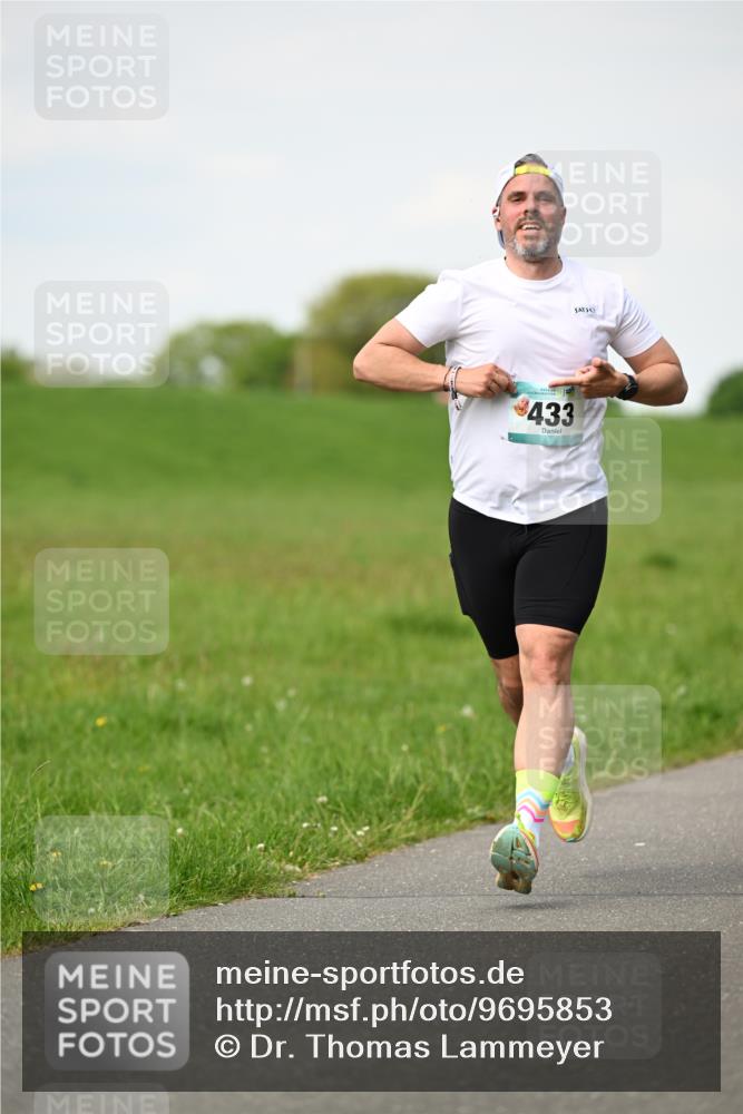10.05.2026 - 8. Wedeler Halbmarathon Dr. Thomas Lammeyer http://msf.ph/oto/9695853 10.05.2026 11:22:16 Laufen 433 meine-sportfotos.de