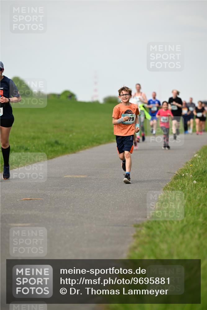 10.05.2026 - 8. Wedeler Halbmarathon Dr. Thomas Lammeyer http://msf.ph/oto/9695881 10.05.2026 11:22:25 Laufen  meine-sportfotos.de