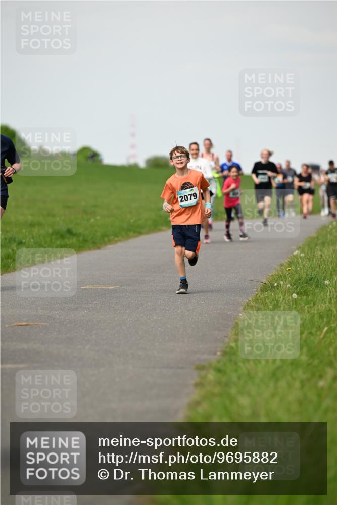 10.05.2026 - 8. Wedeler Halbmarathon Dr. Thomas Lammeyer http://msf.ph/oto/9695882 10.05.2026 11:22:25 Laufen 2079 meine-sportfotos.de
