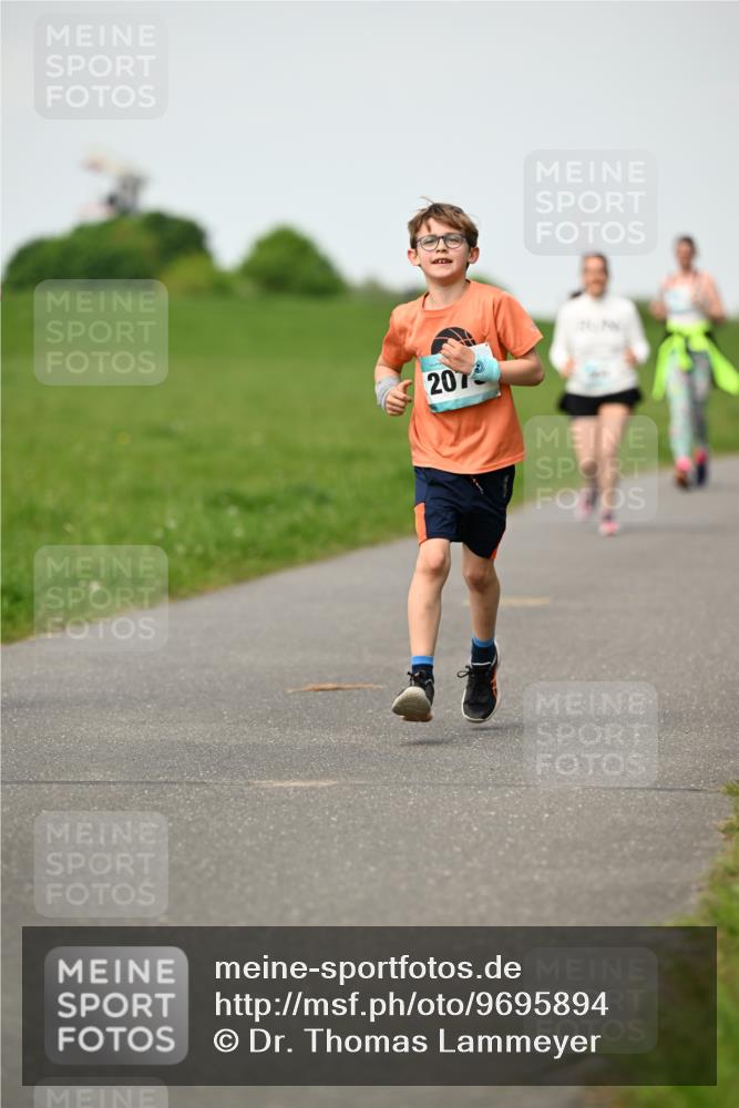 10.05.2026 - 8. Wedeler Halbmarathon Dr. Thomas Lammeyer http://msf.ph/oto/9695894 10.05.2026 11:22:28 Laufen 2072 meine-sportfotos.de