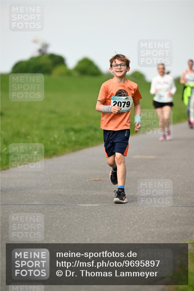 10.05.2026 - 8. Wedeler Halbmarathon Dr. Thomas Lammeyer http://msf.ph/oto/9695897 10.05.2026 11:22:28 Laufen 2079 meine-sportfotos.de