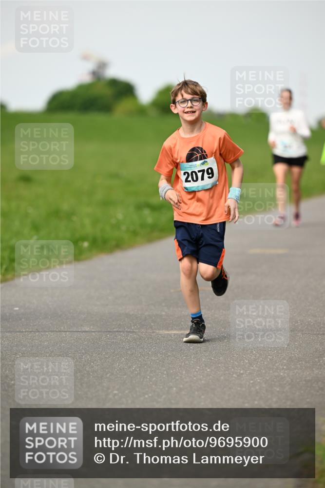 10.05.2026 - 8. Wedeler Halbmarathon Dr. Thomas Lammeyer http://msf.ph/oto/9695900 10.05.2026 11:22:28 Laufen 2079 meine-sportfotos.de