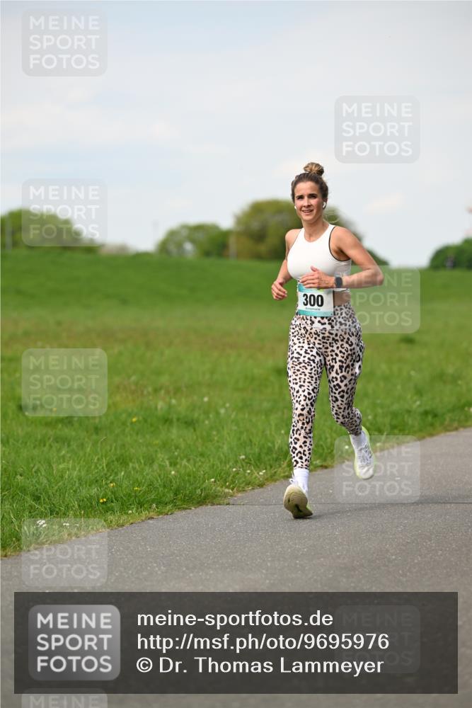 10.05.2026 - 8. Wedeler Halbmarathon Dr. Thomas Lammeyer http://msf.ph/oto/9695976 10.05.2026 11:22:47 Laufen 300 meine-sportfotos.de