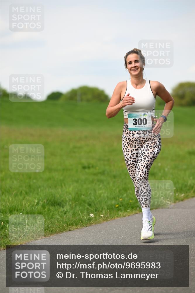 10.05.2026 - 8. Wedeler Halbmarathon Dr. Thomas Lammeyer http://msf.ph/oto/9695983 10.05.2026 11:22:48 Laufen 300 meine-sportfotos.de