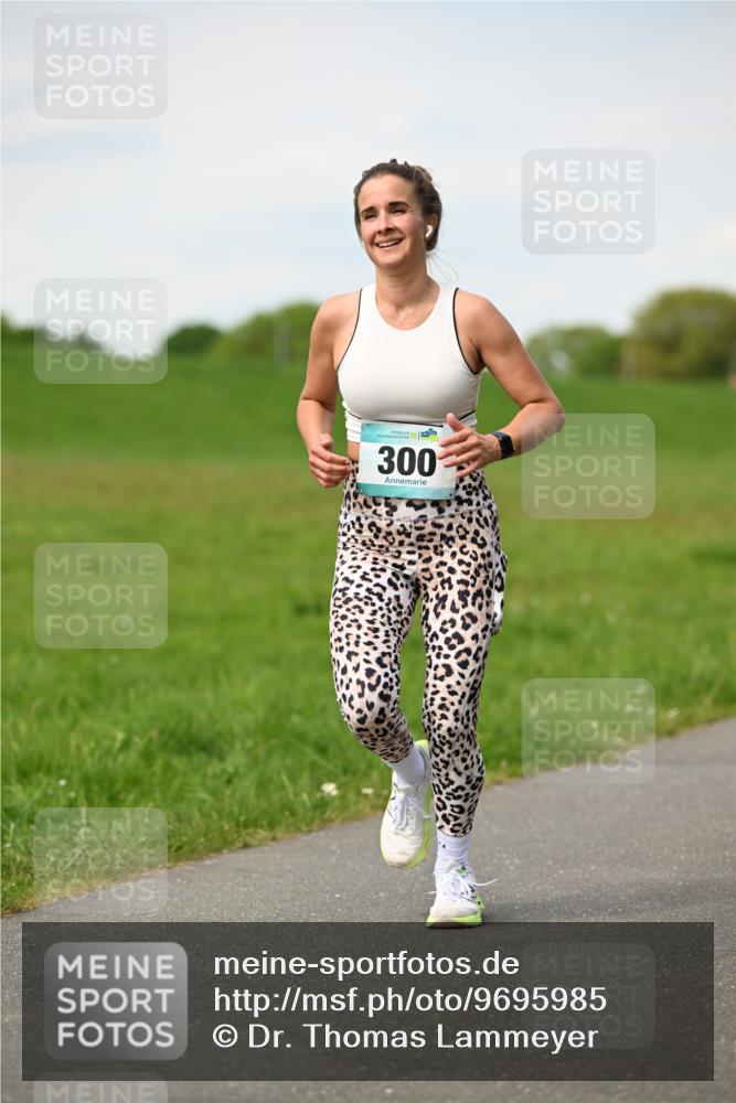 10.05.2026 - 8. Wedeler Halbmarathon Dr. Thomas Lammeyer http://msf.ph/oto/9695985 10.05.2026 11:22:48 Laufen 300 meine-sportfotos.de