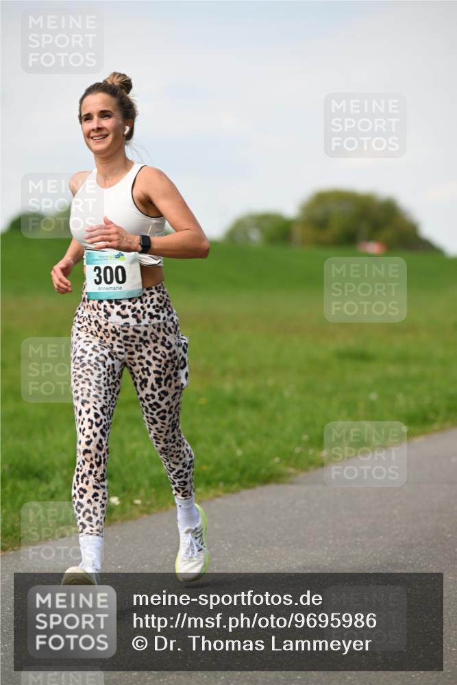 10.05.2026 - 8. Wedeler Halbmarathon Dr. Thomas Lammeyer http://msf.ph/oto/9695986 10.05.2026 11:22:48 Laufen 300 meine-sportfotos.de