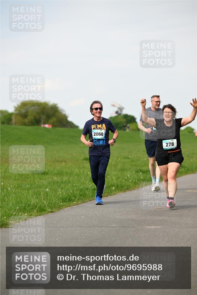 10.05.2026 - 8. Wedeler Halbmarathon Dr. Thomas Lammeyer http://msf.ph/oto/9695988 10.05.2026 11:22:49 Laufen 2060, 278 meine-sportfotos.de