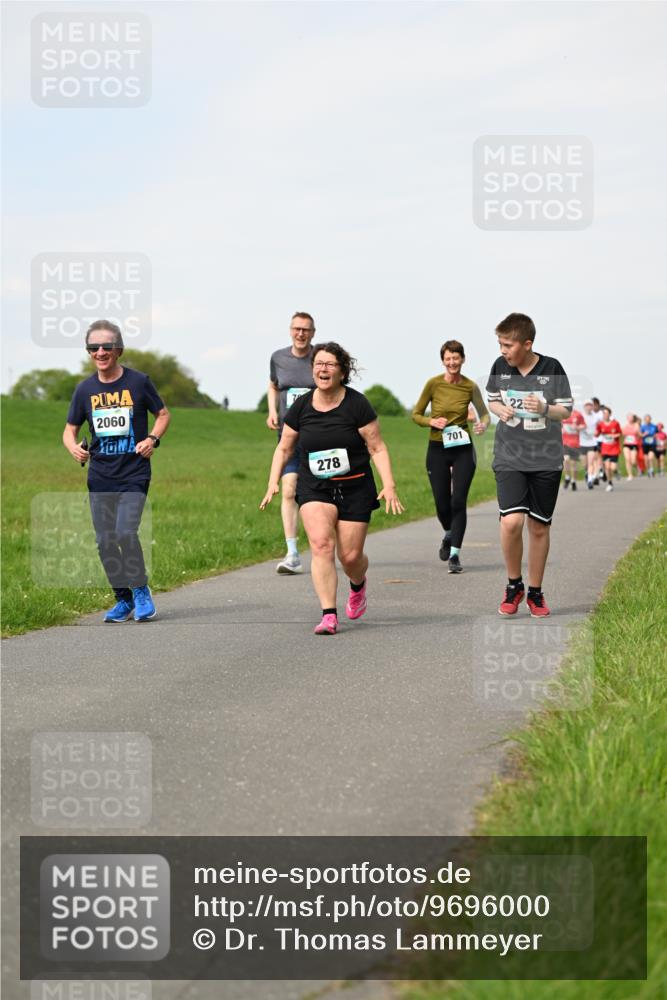 10.05.2026 - 8. Wedeler Halbmarathon Dr. Thomas Lammeyer http://msf.ph/oto/9696000 10.05.2026 11:22:51 Laufen 2060, 278, 701 meine-sportfotos.de