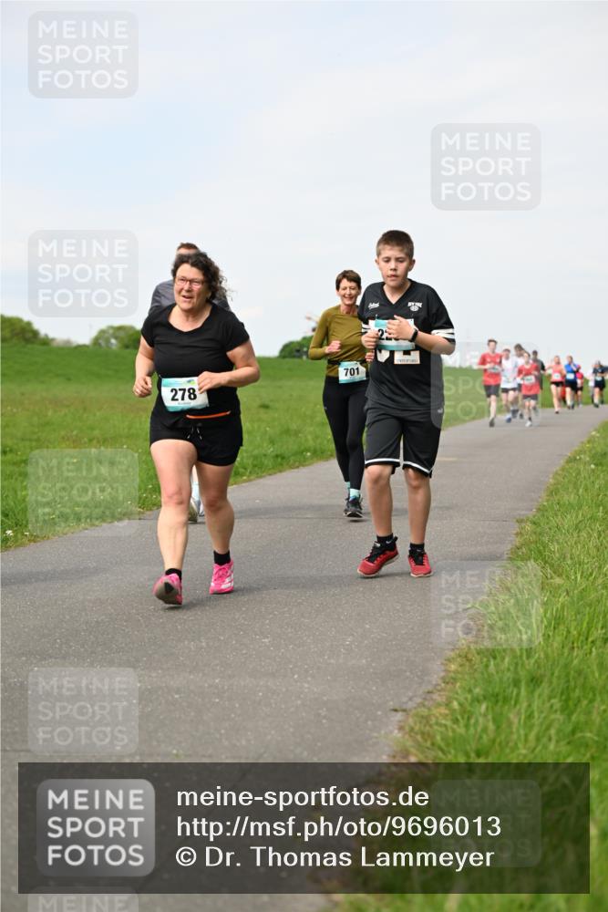 10.05.2026 - 8. Wedeler Halbmarathon Dr. Thomas Lammeyer http://msf.ph/oto/9696013 10.05.2026 11:22:53 Laufen 701, 278 meine-sportfotos.de