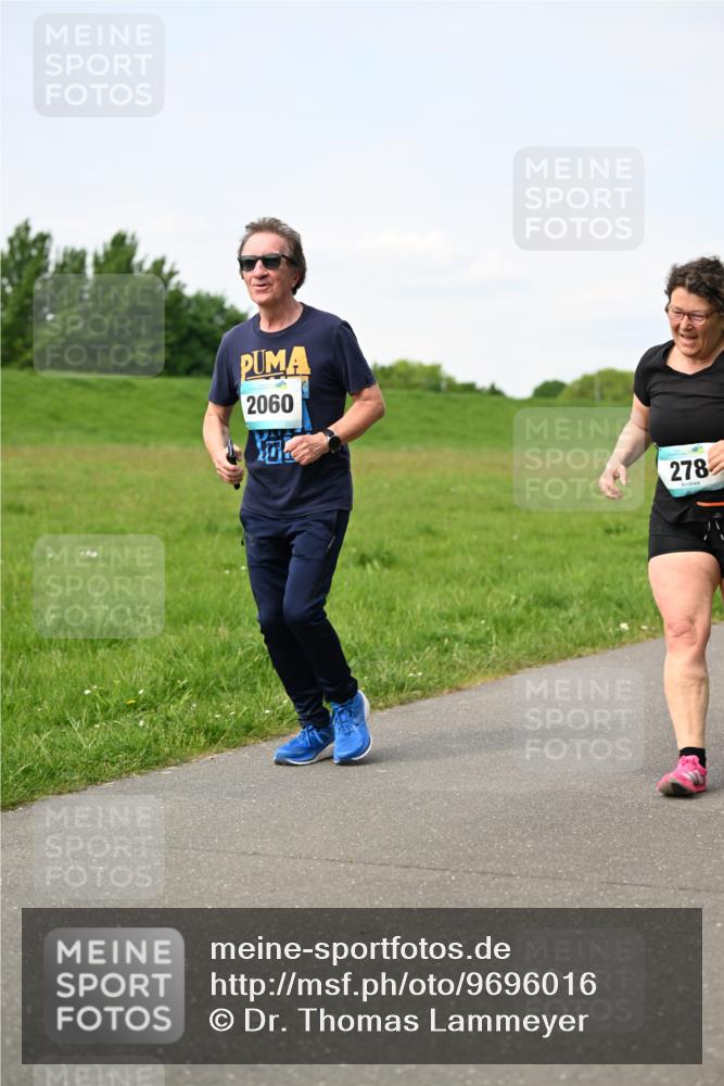 10.05.2026 - 8. Wedeler Halbmarathon Dr. Thomas Lammeyer http://msf.ph/oto/9696016 10.05.2026 11:22:54 Laufen 2060, 278 meine-sportfotos.de