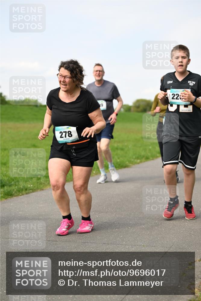 10.05.2026 - 8. Wedeler Halbmarathon Dr. Thomas Lammeyer http://msf.ph/oto/9696017 10.05.2026 11:22:55 Laufen 278 meine-sportfotos.de