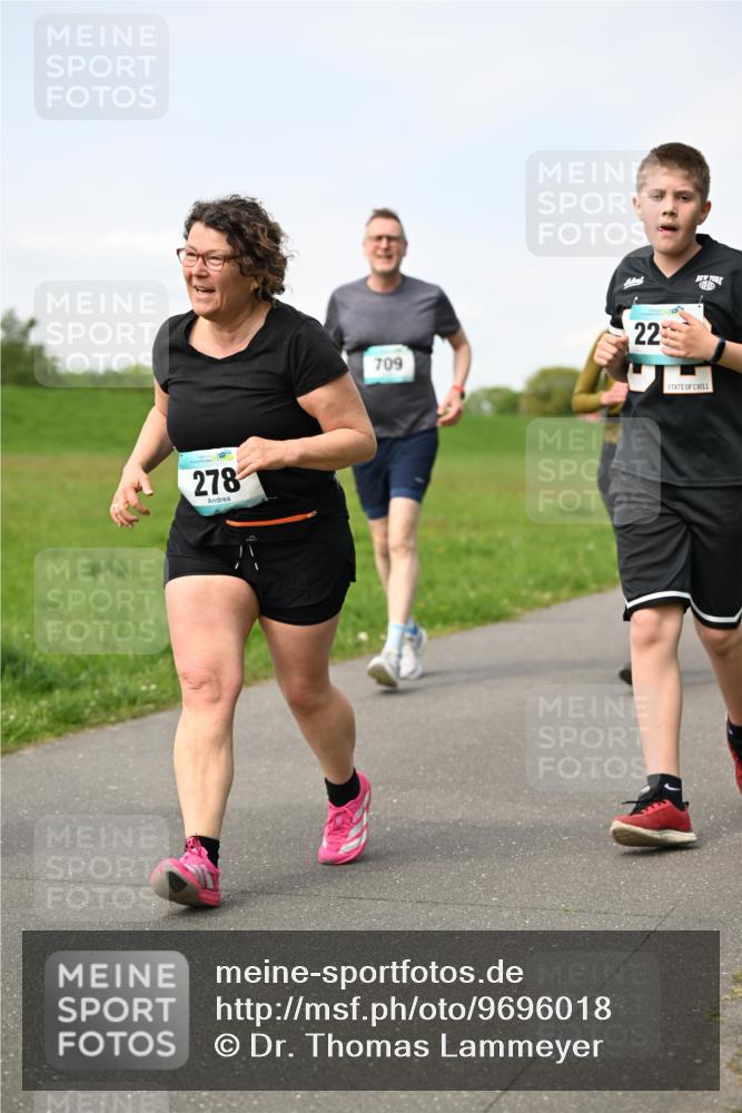 10.05.2026 - 8. Wedeler Halbmarathon Dr. Thomas Lammeyer http://msf.ph/oto/9696018 10.05.2026 11:22:55 Laufen 278, 709 meine-sportfotos.de