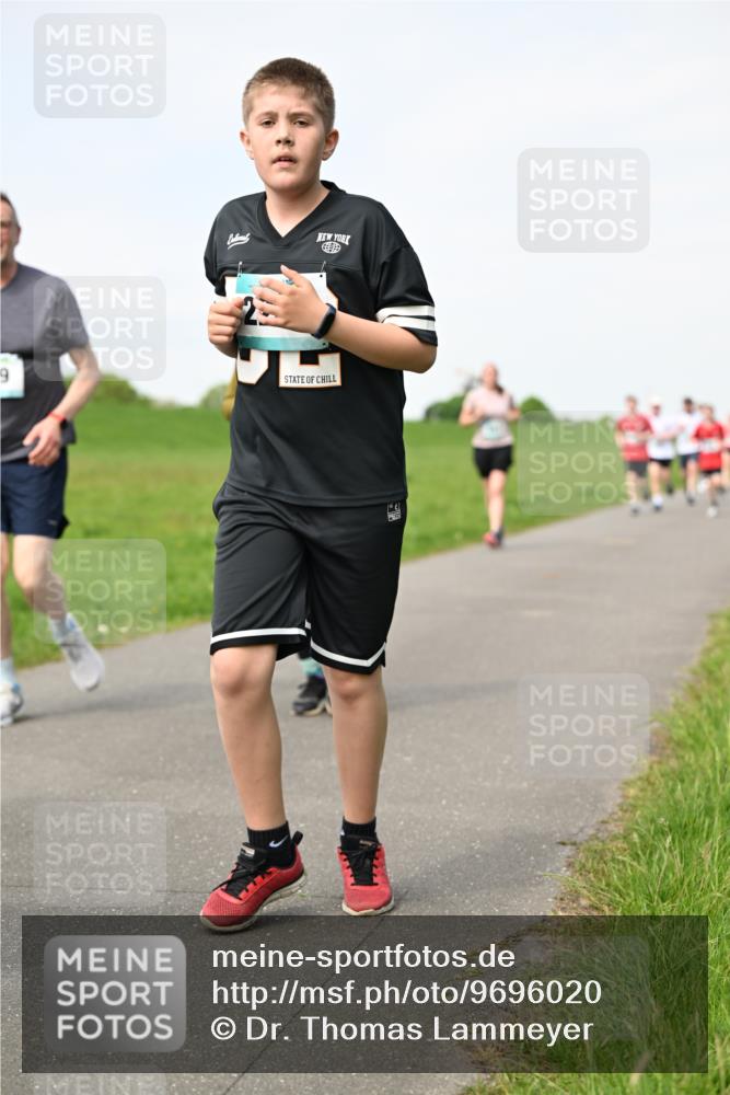 10.05.2026 - 8. Wedeler Halbmarathon Dr. Thomas Lammeyer http://msf.ph/oto/9696020 10.05.2026 11:22:56 Laufen  meine-sportfotos.de