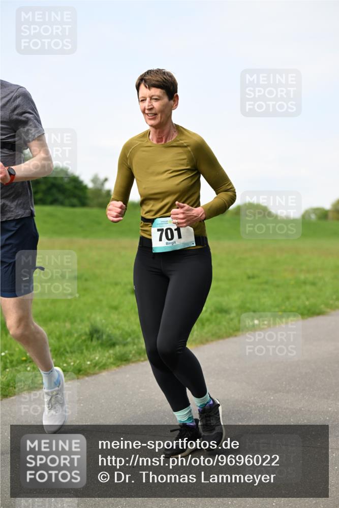 10.05.2026 - 8. Wedeler Halbmarathon Dr. Thomas Lammeyer http://msf.ph/oto/9696022 10.05.2026 11:22:57 Laufen 701 meine-sportfotos.de